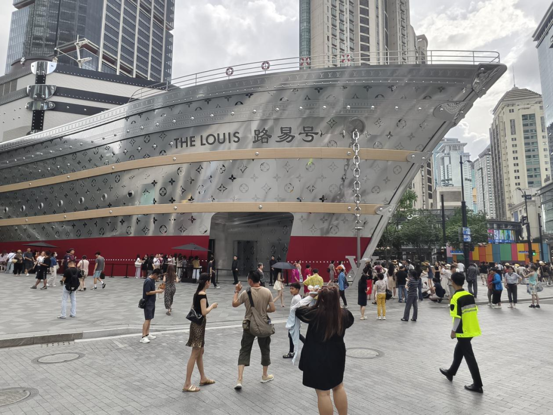 国际品牌奔赴而来老字号加速焕新——上海擦亮首发经济金字招牌｜解码活力中国(图2)