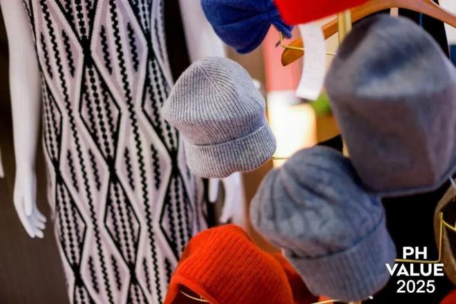 清河羊绒闪亮登场2025PHValue中国国际针织（秋冬）博览会13家精锐品牌共绘时尚新篇章(图3)