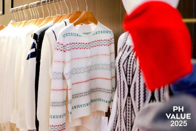 清河羊绒闪亮登场2025PHValue中国国际针织（秋冬）博览会13家精锐品牌共绘时尚新篇章(图2)
