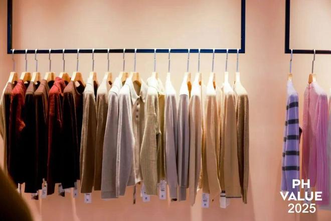 清河羊绒闪亮登场2025PHValue中国国际针织（秋冬）博览会13家精锐品牌共绘时尚新篇章(图7)