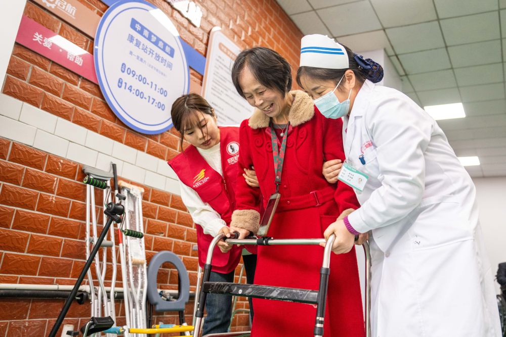 镜观·回响｜弘扬奉献、友爱、互助、进步的志愿精神(图2)