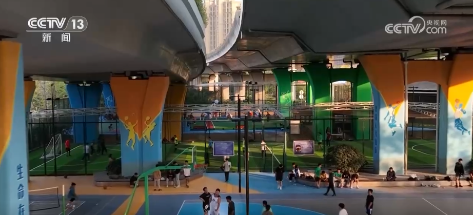 我国人均年体育消费水平持续增高消费结构升级趋向参与型、观赏型(图4)