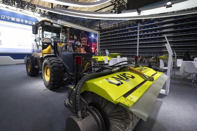 “三亿人上冰雪”孕育产业蓝海——从哈尔滨冰博会看冰雪装备新趋势(图2)