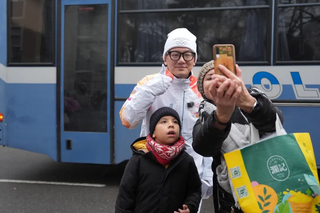 “奥运小王子”张文全：从奥运火炬收藏者到传递者(图6)