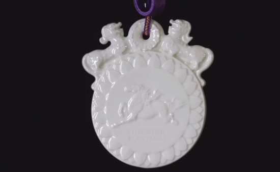 从窑火到赛道：千年定瓷技艺“跨界”半马奖牌(图3)