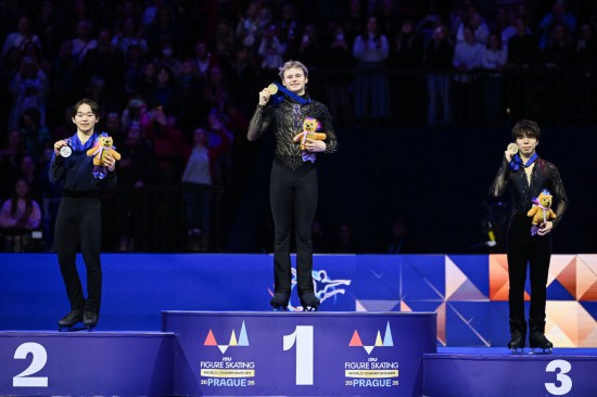 花滑世锦赛马里宁实现男单三连冠陈昱东位列第16名(图2)