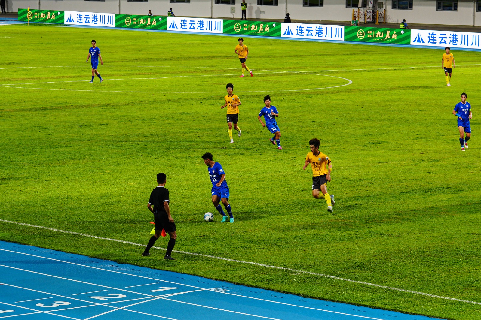 众观长三角②丨苏超战火重燃：一场足球盛宴背后的全民狂欢(图1)