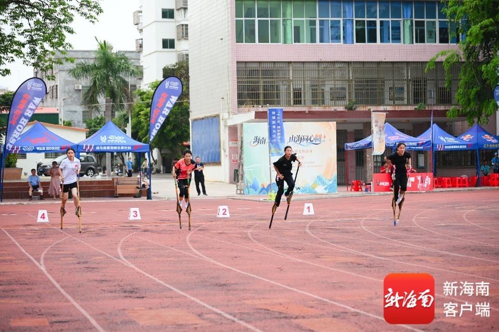 攀椰、高脚竞速……海南“三月三”东方主会场少数民族传统体育竞技欢乐启幕(图2)