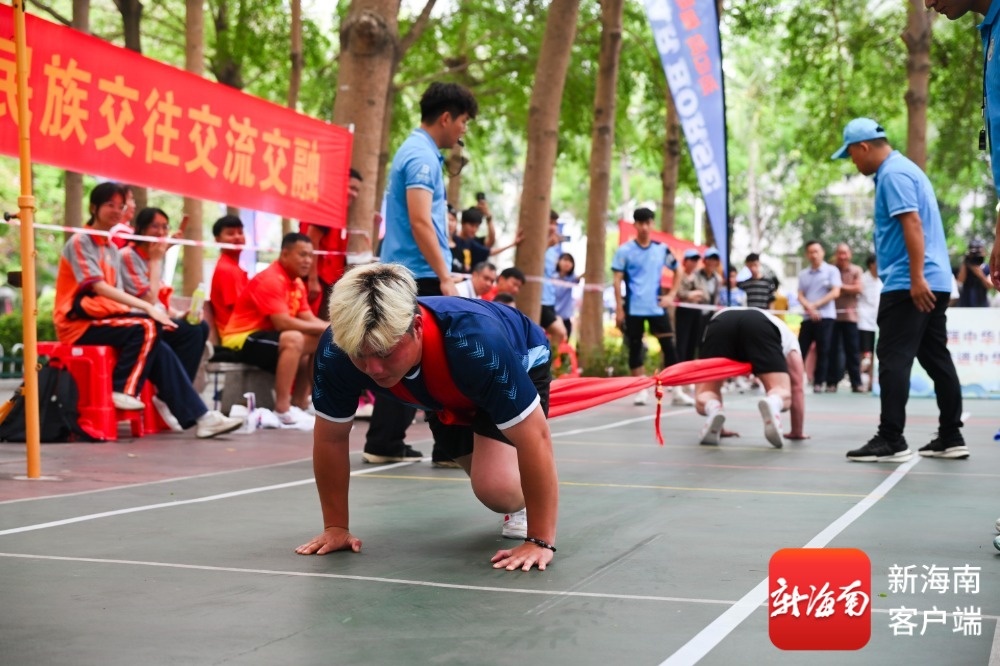 攀椰、高脚竞速……海南“三月三”东方主会场少数民族传统体育竞技欢乐启幕(图6)