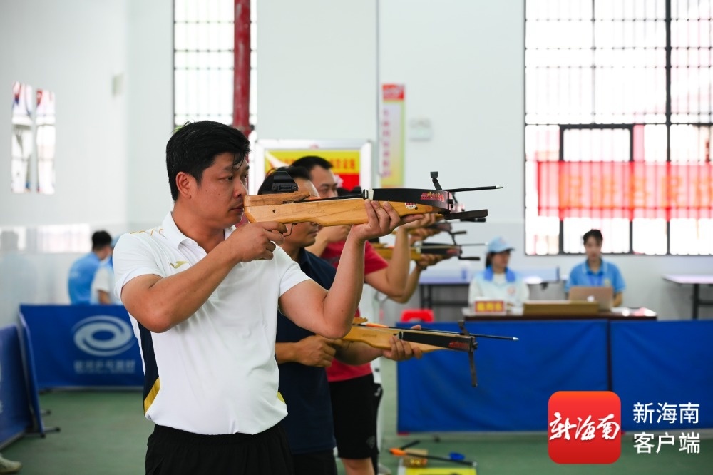 攀椰、高脚竞速……海南“三月三”东方主会场少数民族传统体育竞技欢乐启幕(图7)