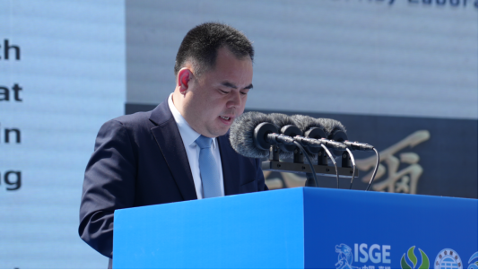 第二届山东（嘉祥）国际冰雪服饰博览会暨第四届山东新高地电商供应链基地展销会开幕(图4)